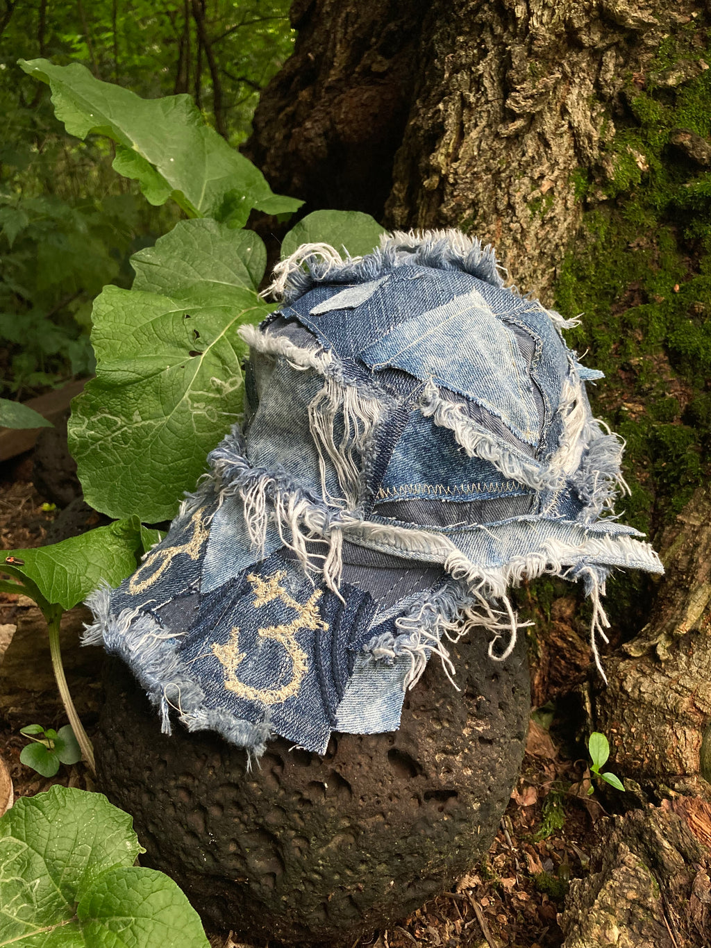 denim cap w/ embroidery