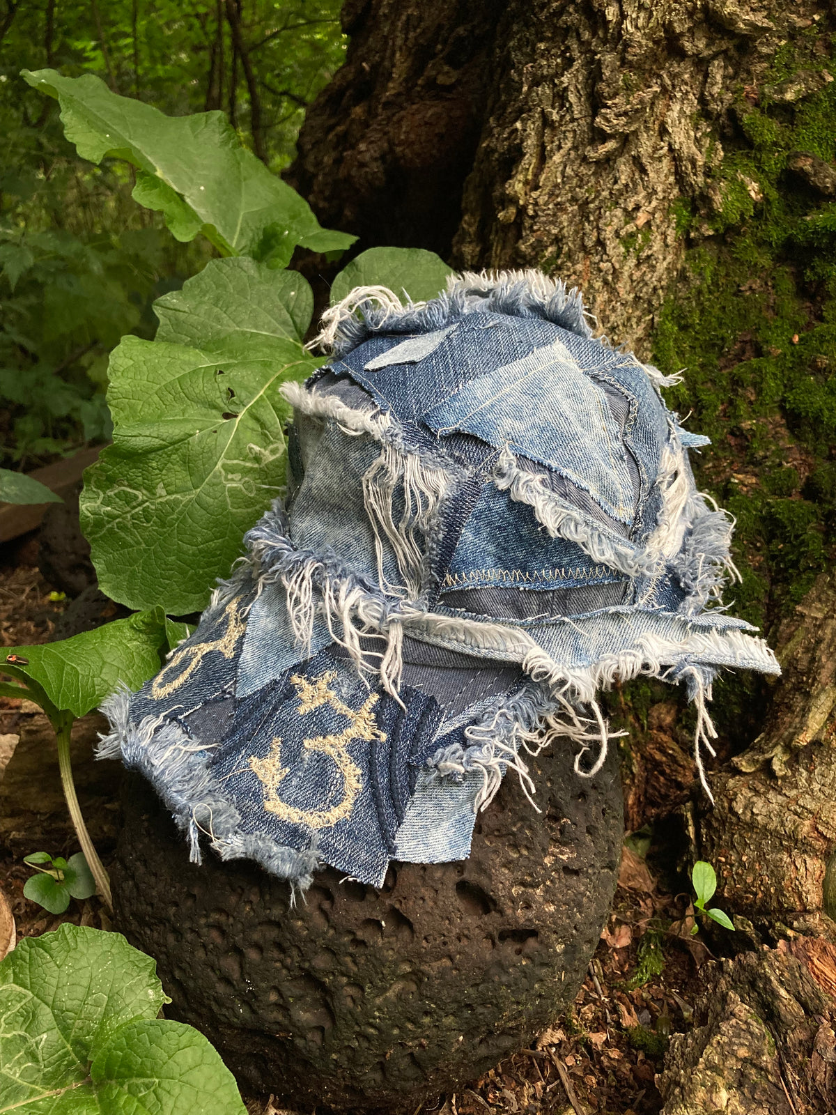denim cap w/ embroidery