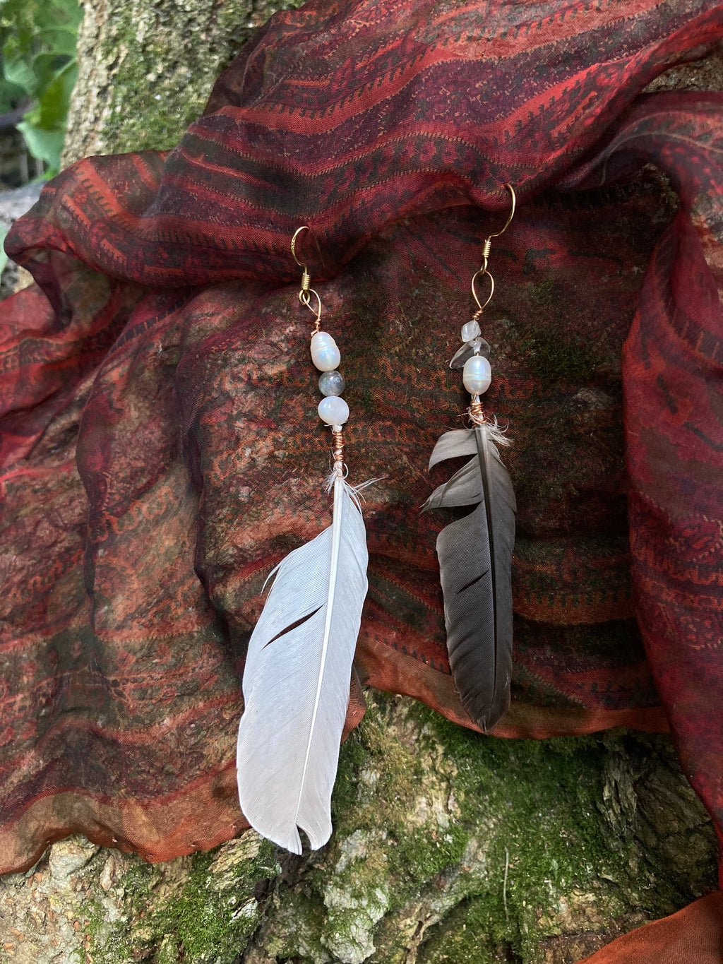 18k gold earrings • freshwater pearls & quartz